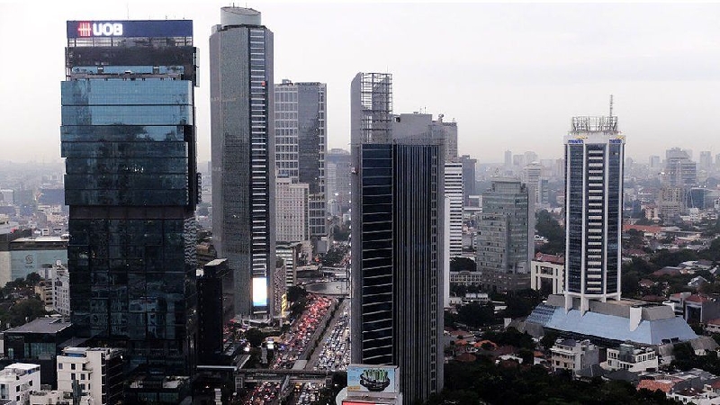 An inspection of buildings in Jalan Thamrin, central Jakarta found many operators pumping groundwater without a permit